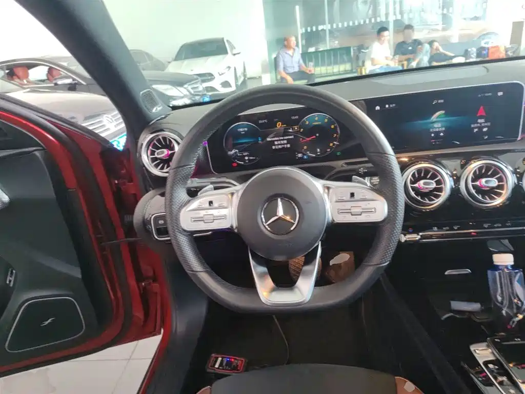 Mercedes-Benz A-Class 2019 — фото 11
