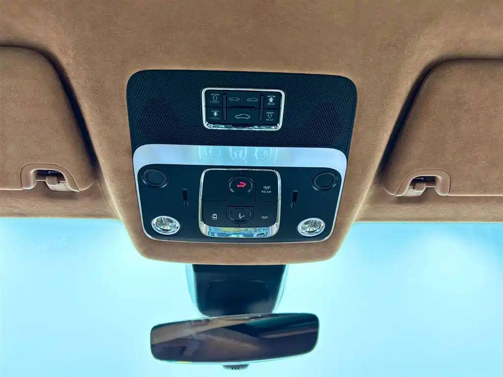 Bentley Flying Spur 2022 — фото 16