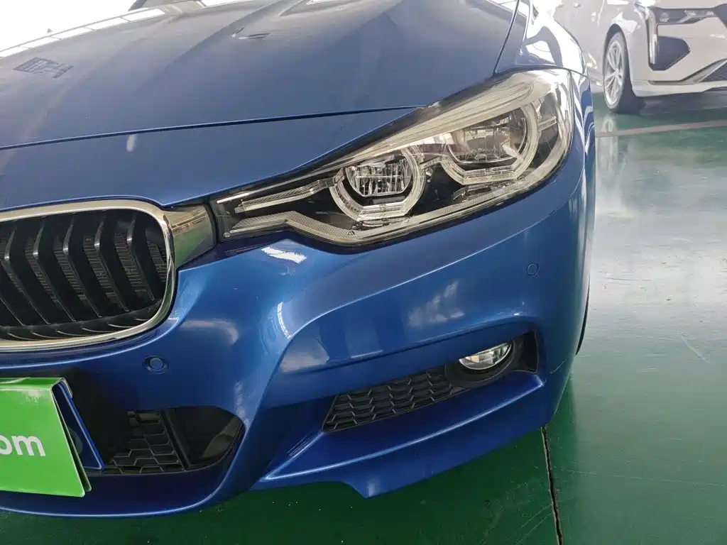 BMW 3 Series 2019 — фото 24