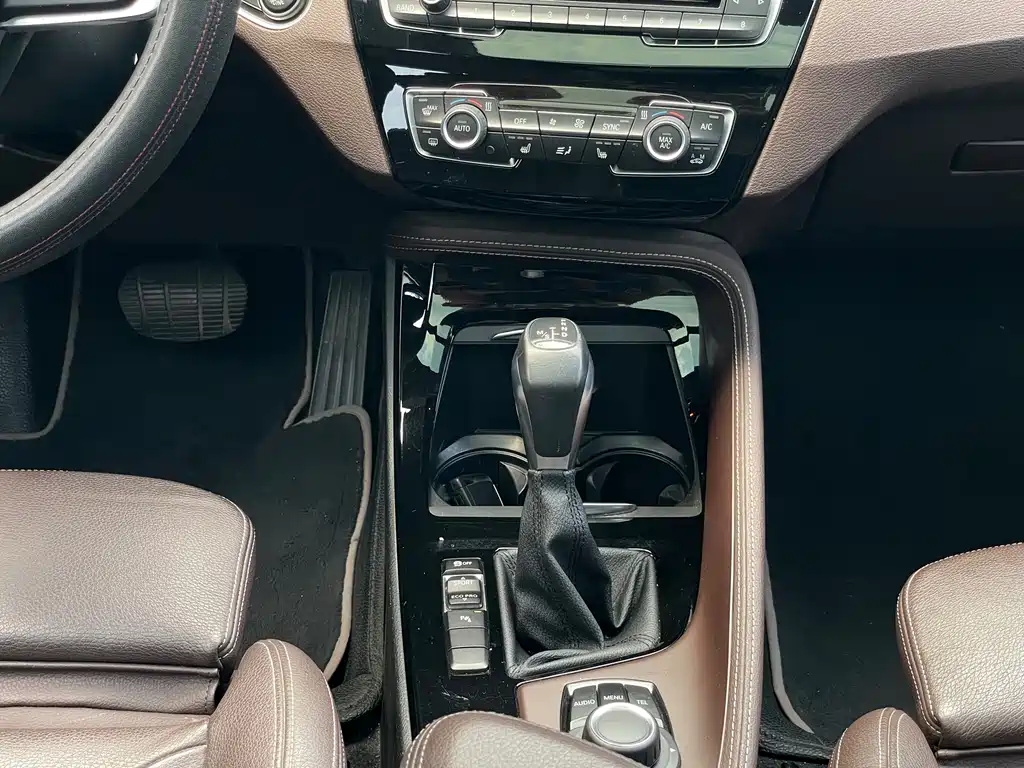BMW X1 2017 — фото 11