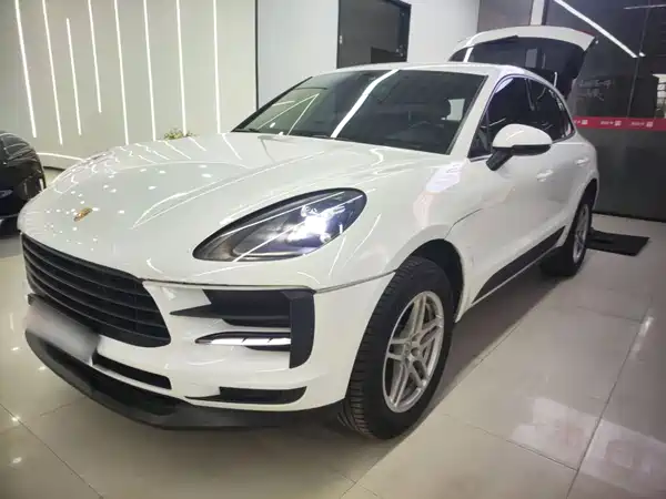 Porsche Macan 2021