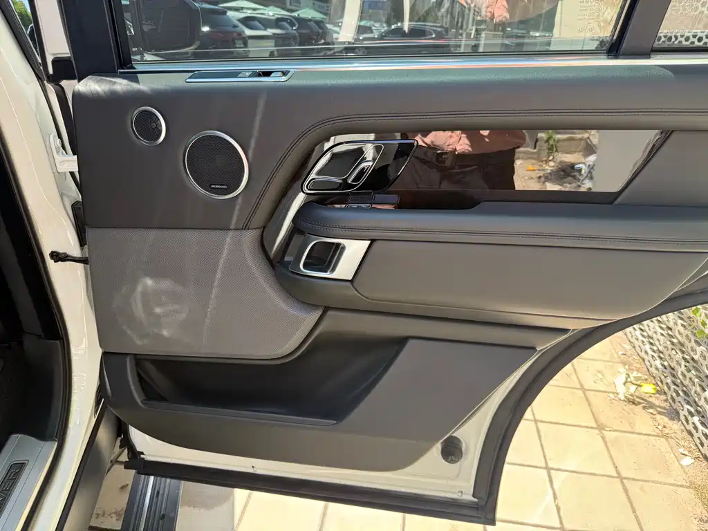 Land Rover Range Rover 2021 — фото 15