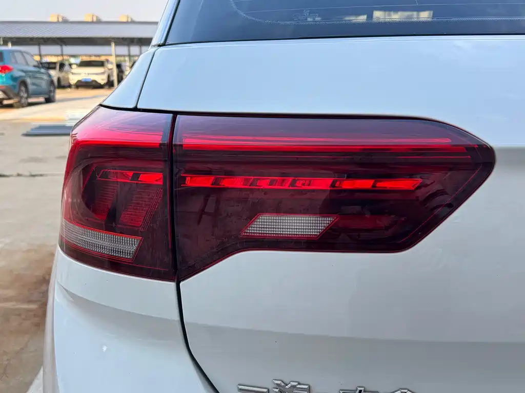 Volkswagen T-Roc 2021 — фото 17
