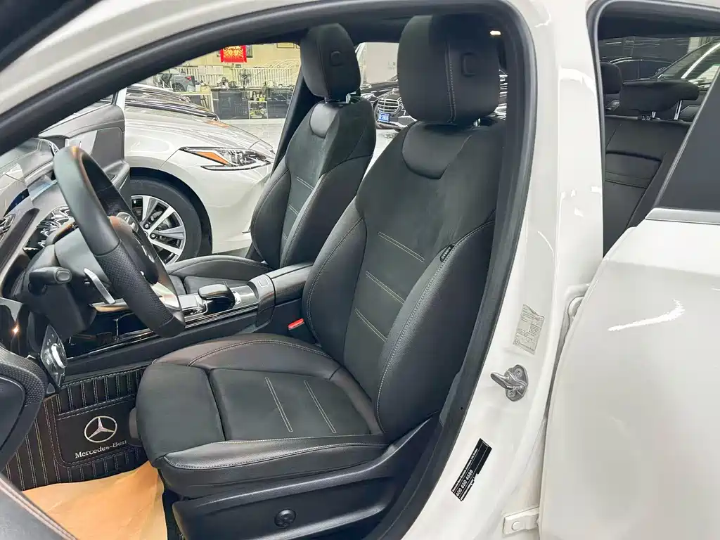 Mercedes-Benz A-Class 2019 — фото 15