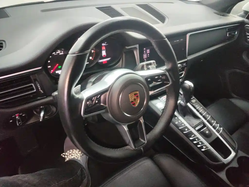 Porsche Macan 2021