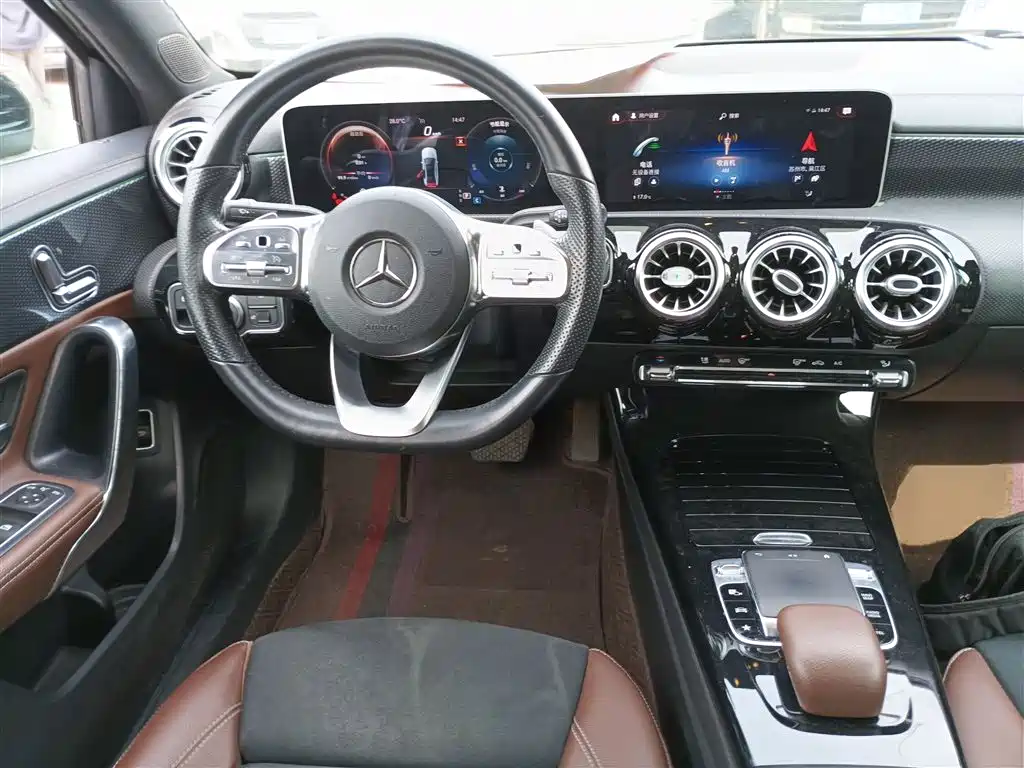 Mercedes-Benz A-Class 2019 — фото 11