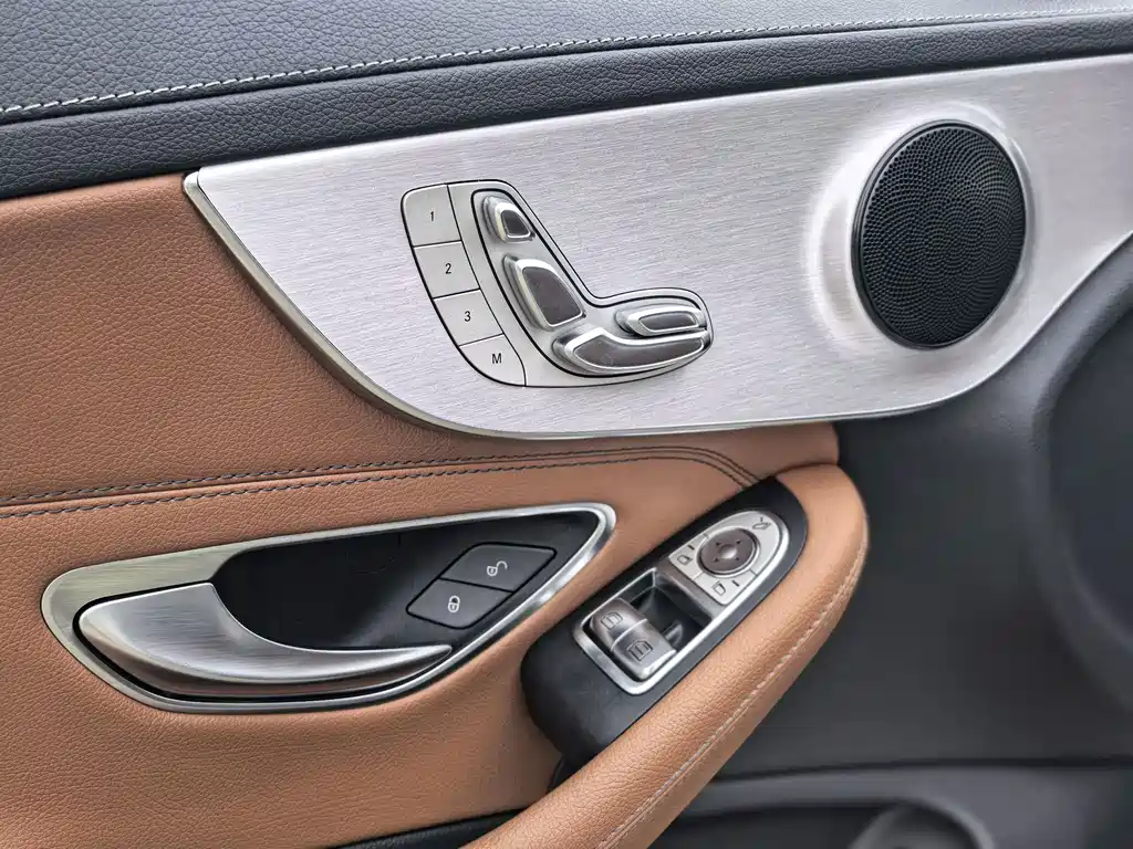 Mercedes-Benz C-Class 2019 — фото 7