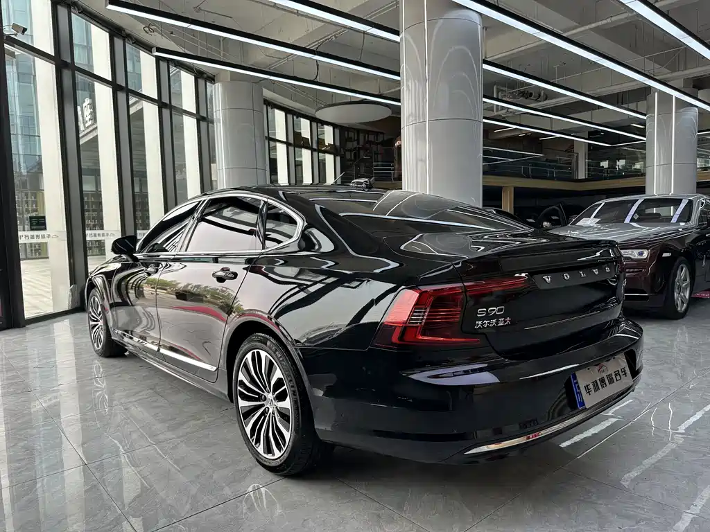 Volvo S90 2024 — фото 16