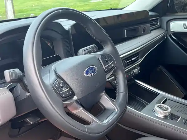 Ford Explorer 2024