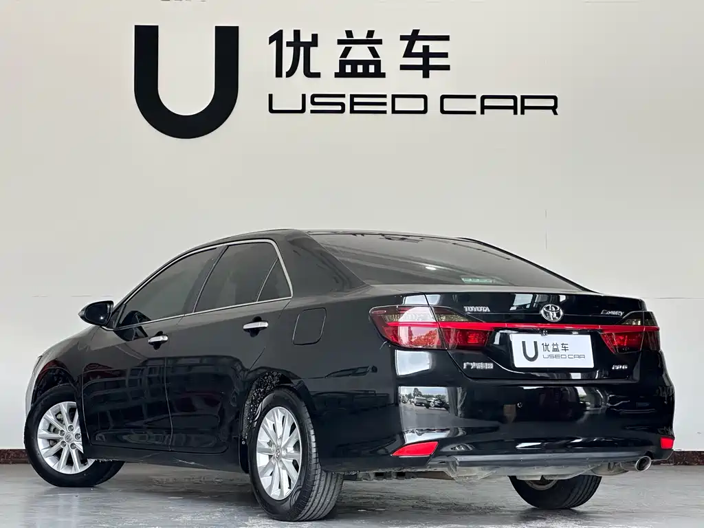 Toyota Camry 2017 — фото 7