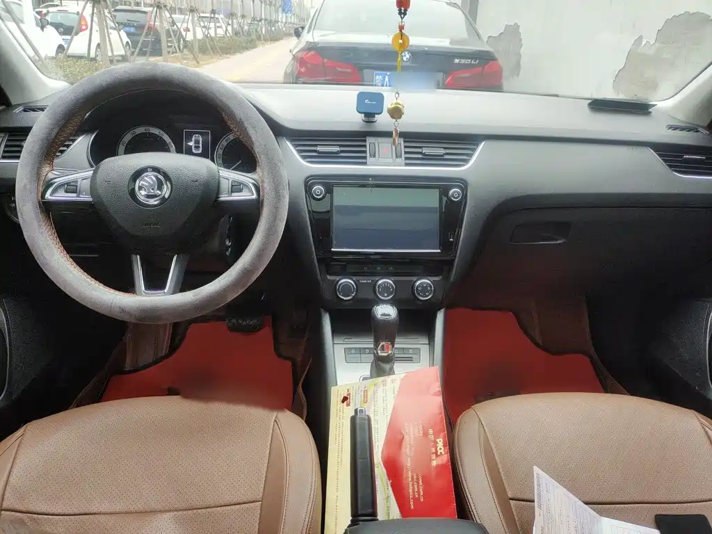 Skoda Octavia 2017 — фото 13