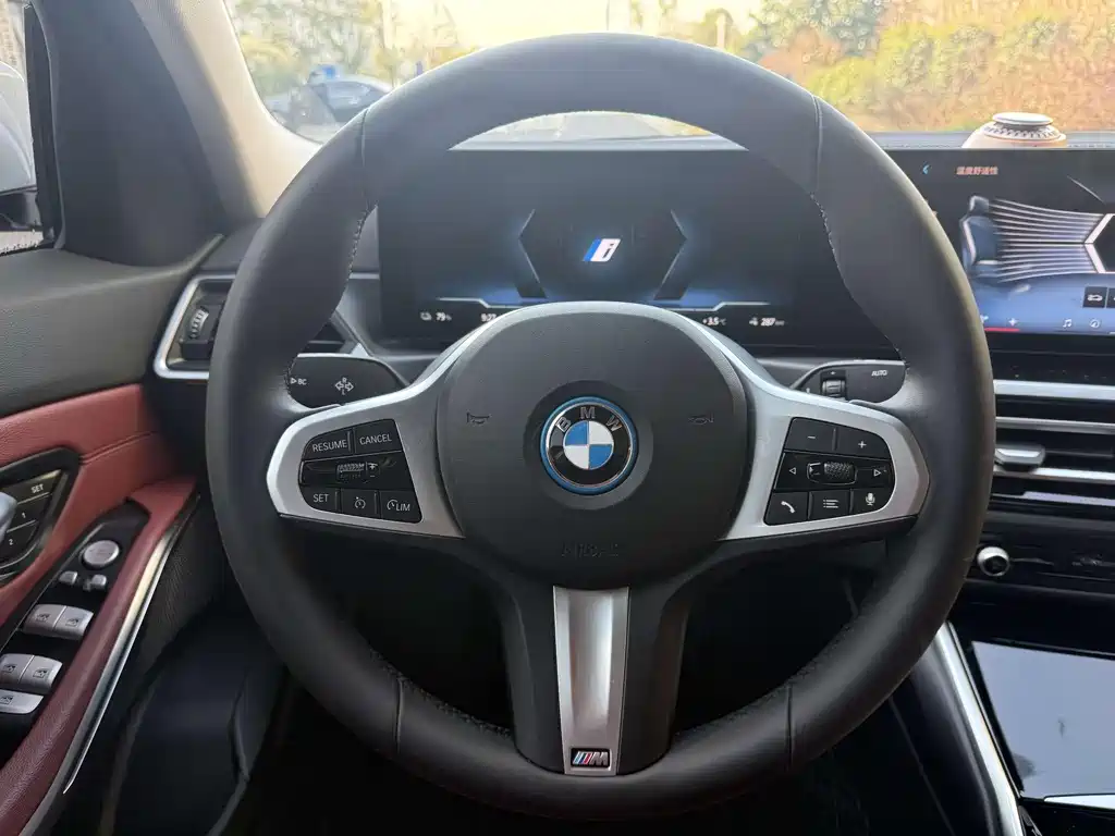 BMW i3 2024 — фото 11