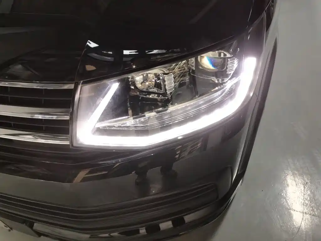 Volkswagen Caravelle 2017 — фото 25