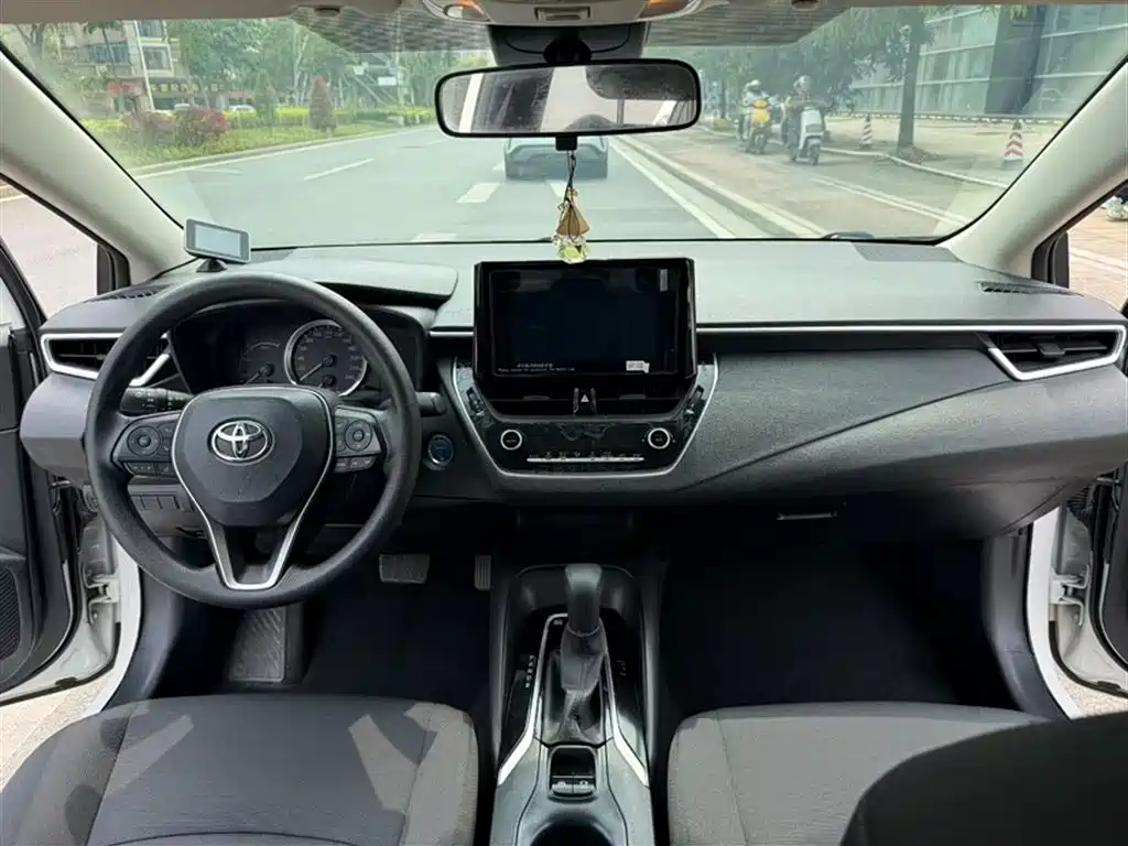 Toyota Corolla 2021 — фото 15