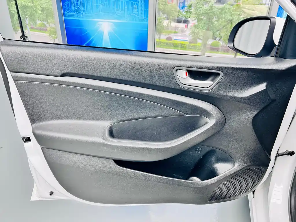 Hyundai Verna 2018 — фото 8