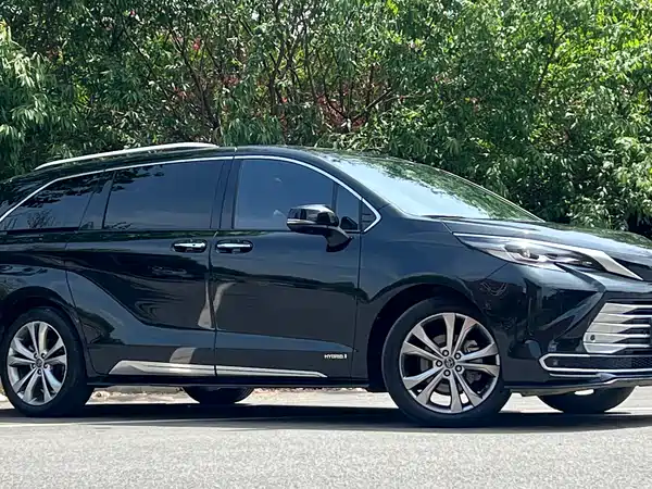 Toyota Sienna 2023