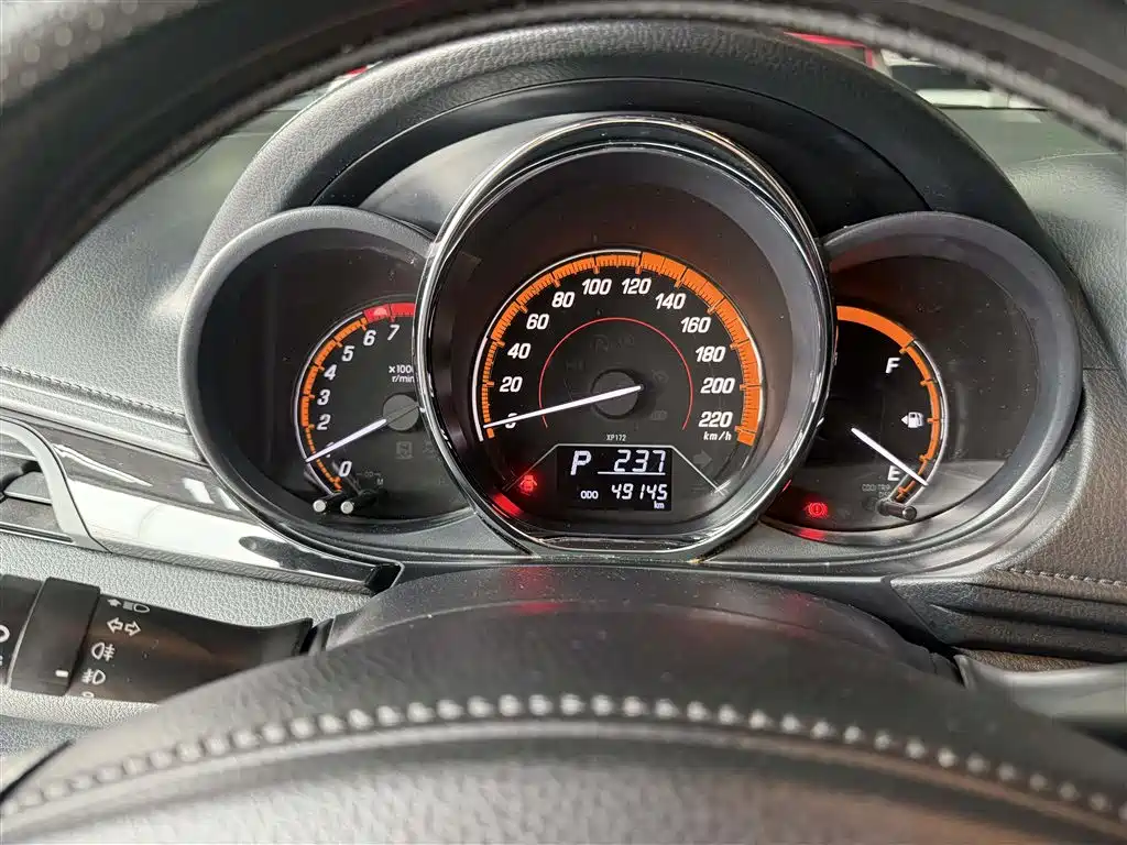 Toyota Yaris L 2021 — фото 8