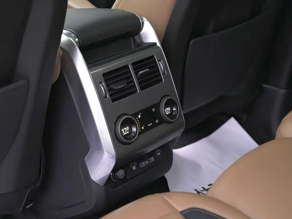 Land Rover Sport 2020 — фото 14
