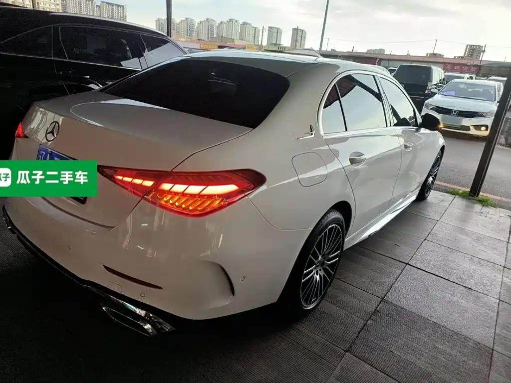 Mercedes-Benz C-Class 2024