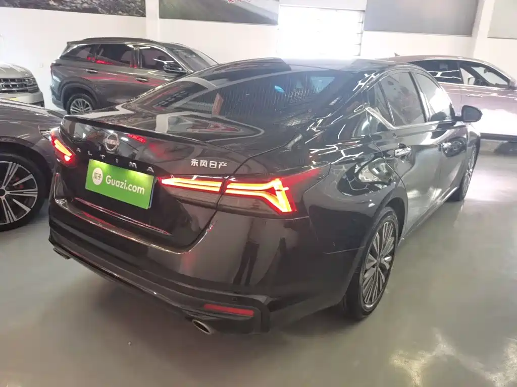 Nissan Teana 2023