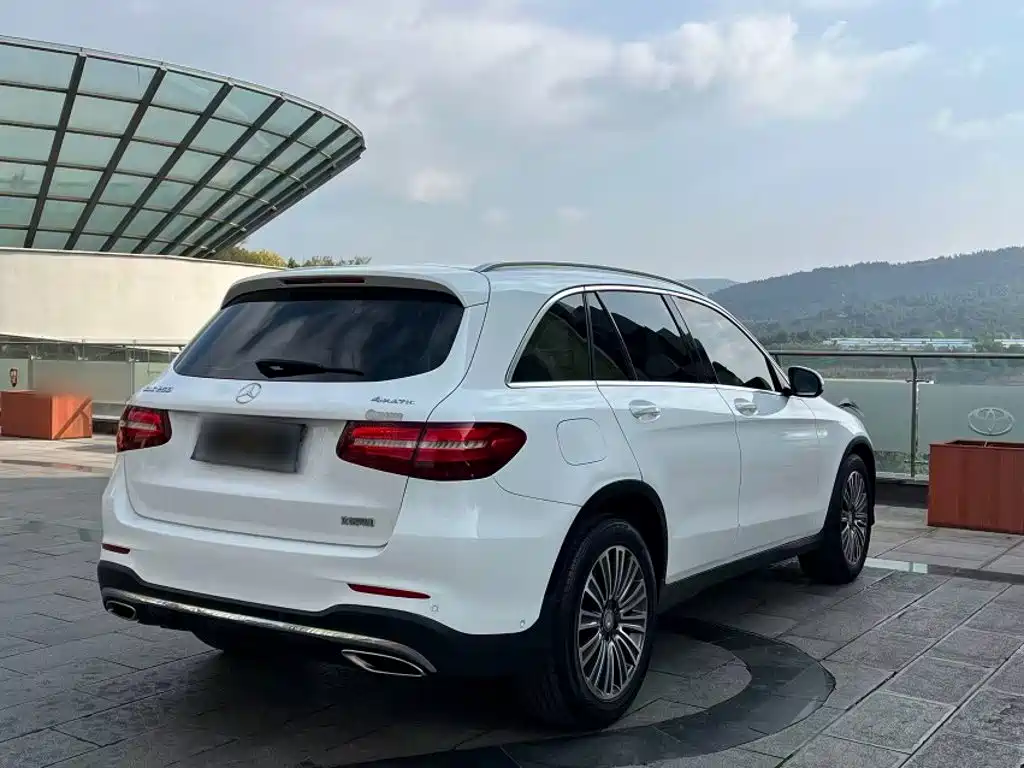 Mercedes-Benz GLC 2017 — фото 24