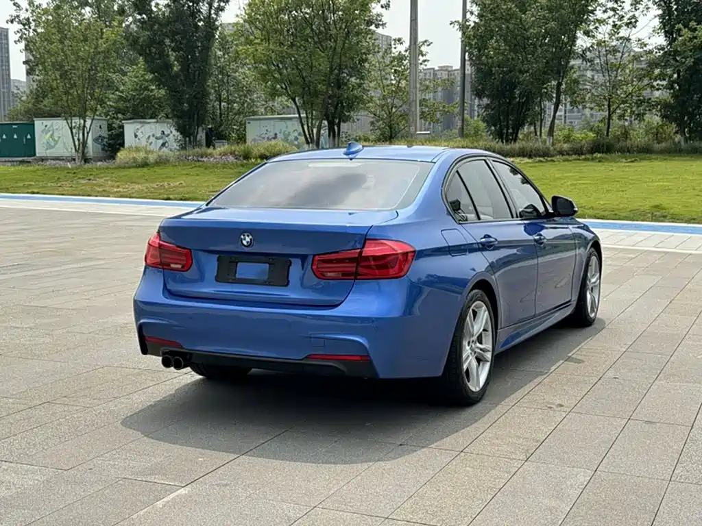 BMW 3 Series 2017 — фото 16