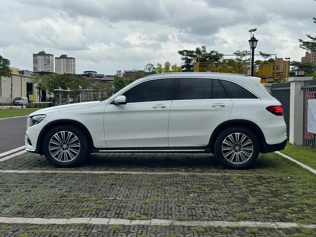 Mercedes-Benz GLC 2017 — фото 41