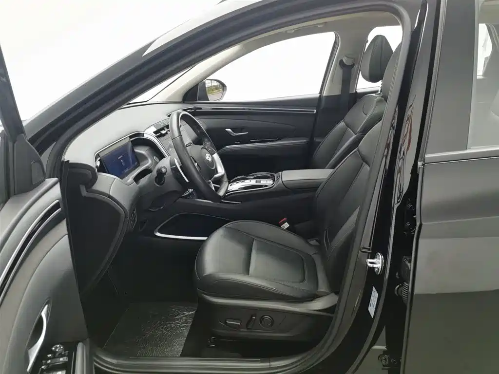 Hyundai Tucson 2023 — фото 10
