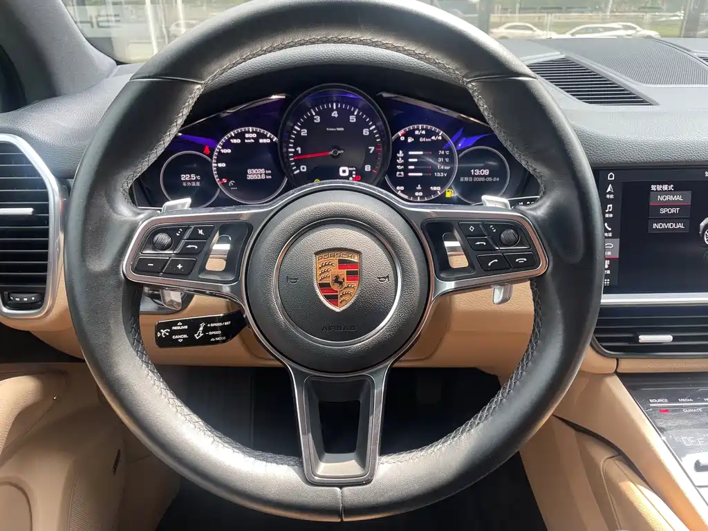Porsche Cayenne 2018 — фото 12