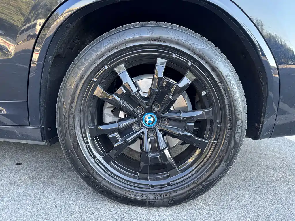 BMW iX3 2023 — фото 10