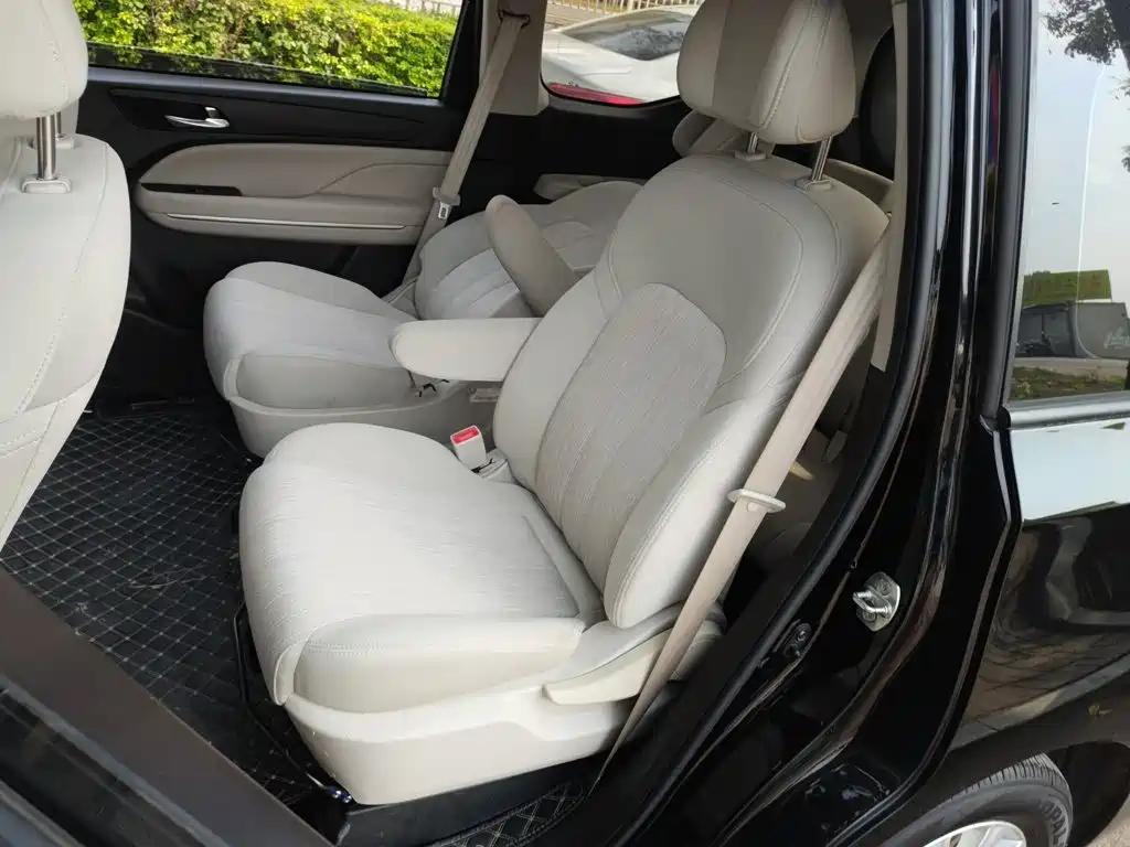 GAC Trumpchi M6 2020 — фото 13