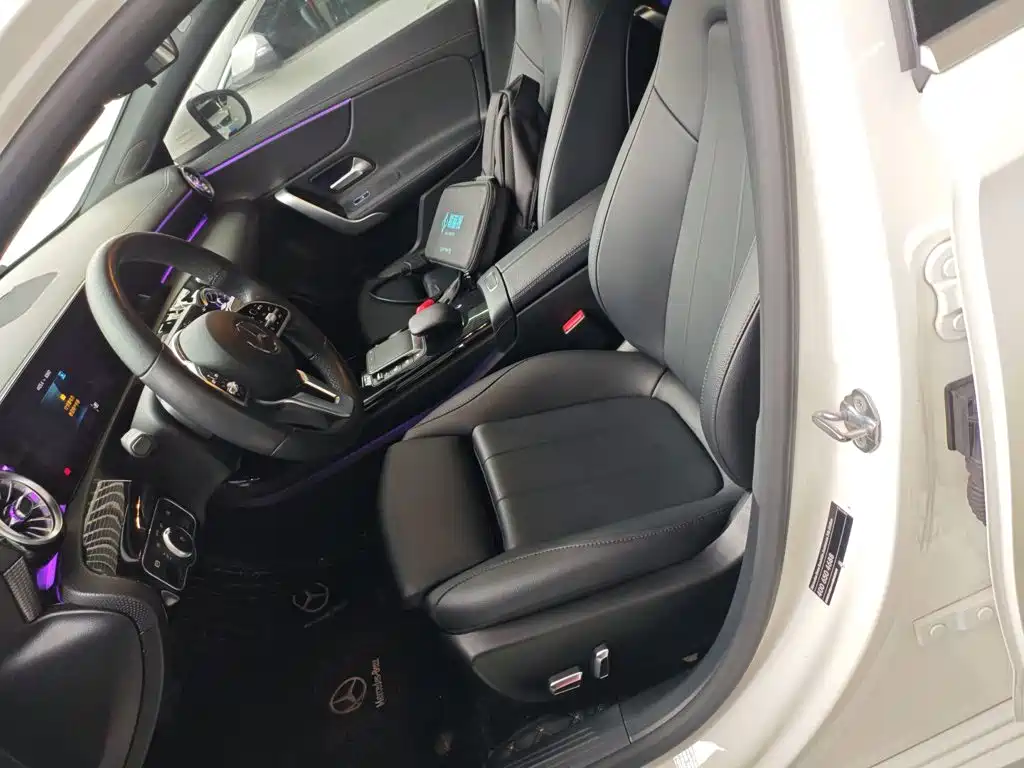 Mercedes-Benz A-Class 2021 — фото 15