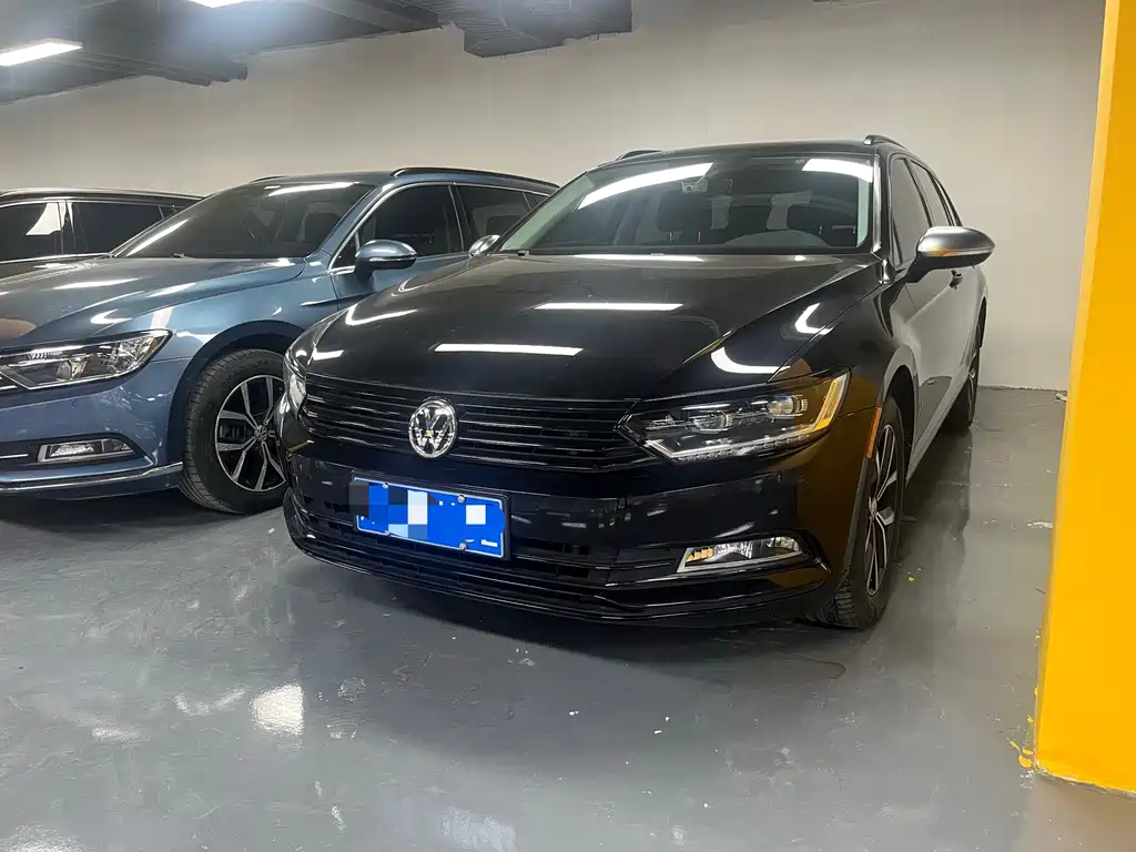 Volkswagen Viloran 2018 — фото 1
