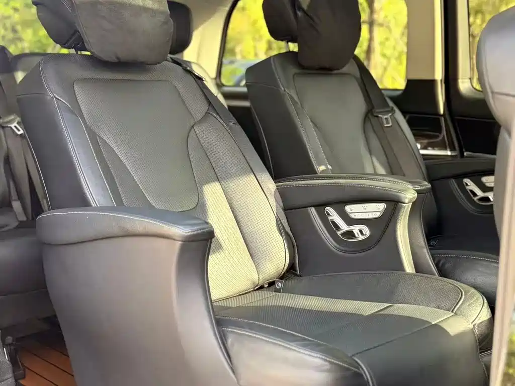 Mercedes-Benz V-Class 2020 — фото 14