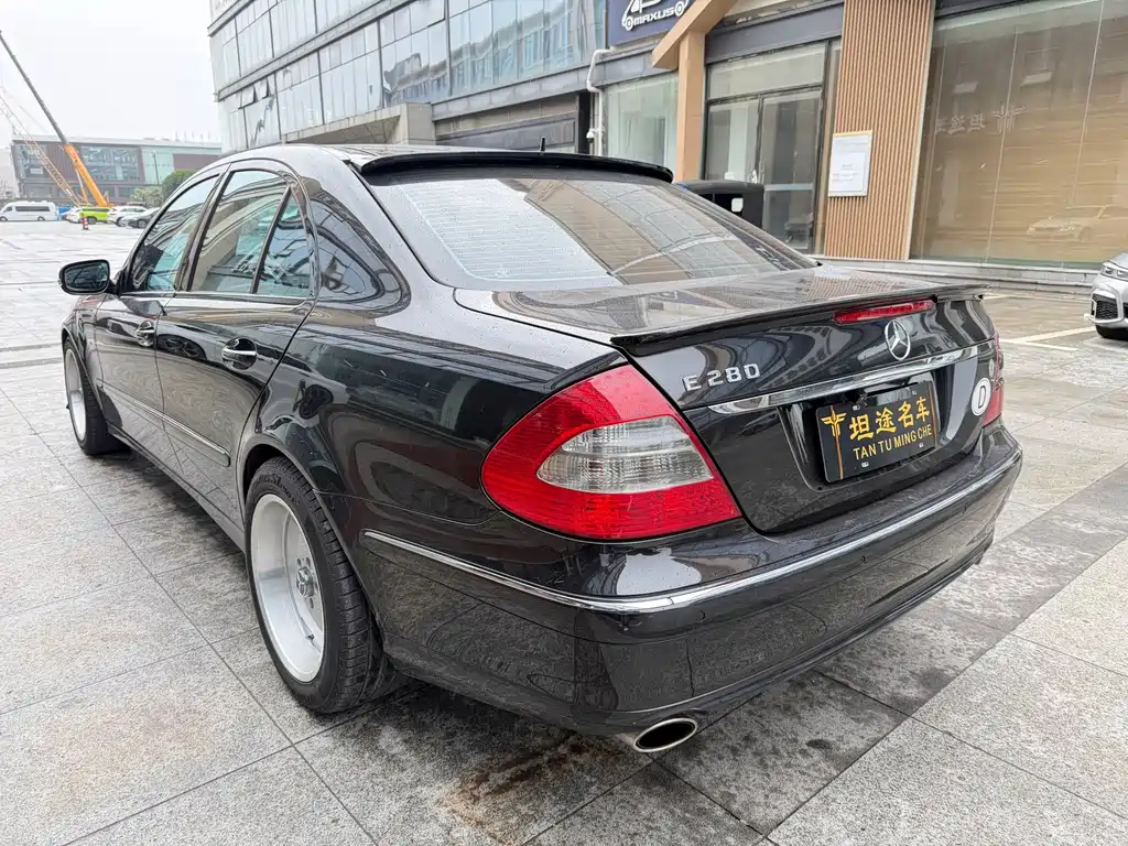 Mercedes-Benz E-Class 2009