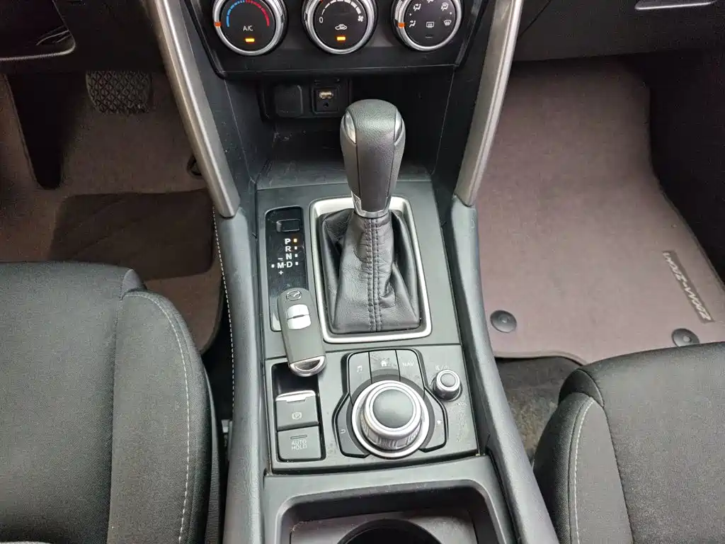 Mazda CX-4 2017 — фото 10