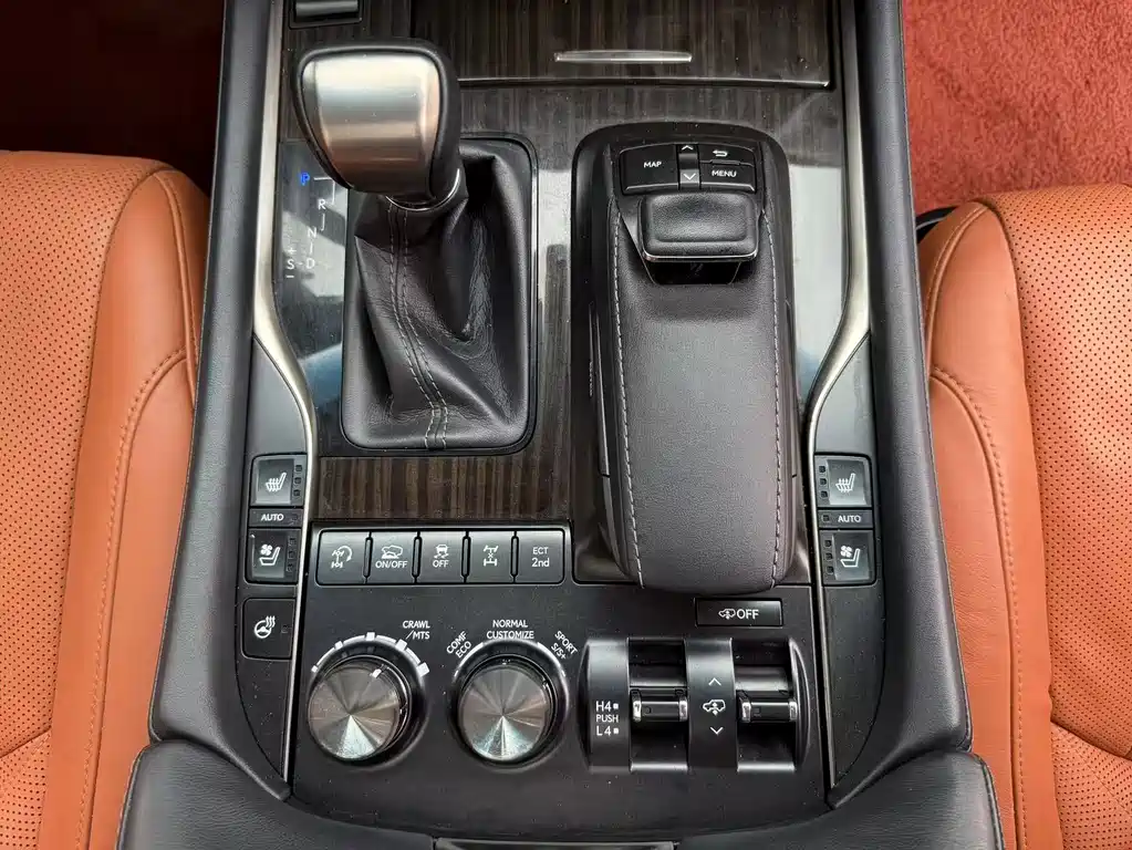 Lexus LX 2019 — фото 13