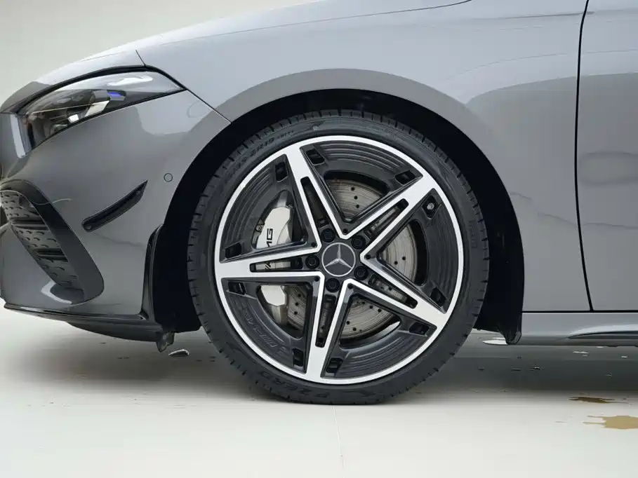 Mercedes-Benz A-Class AMG 2024 — фото 15