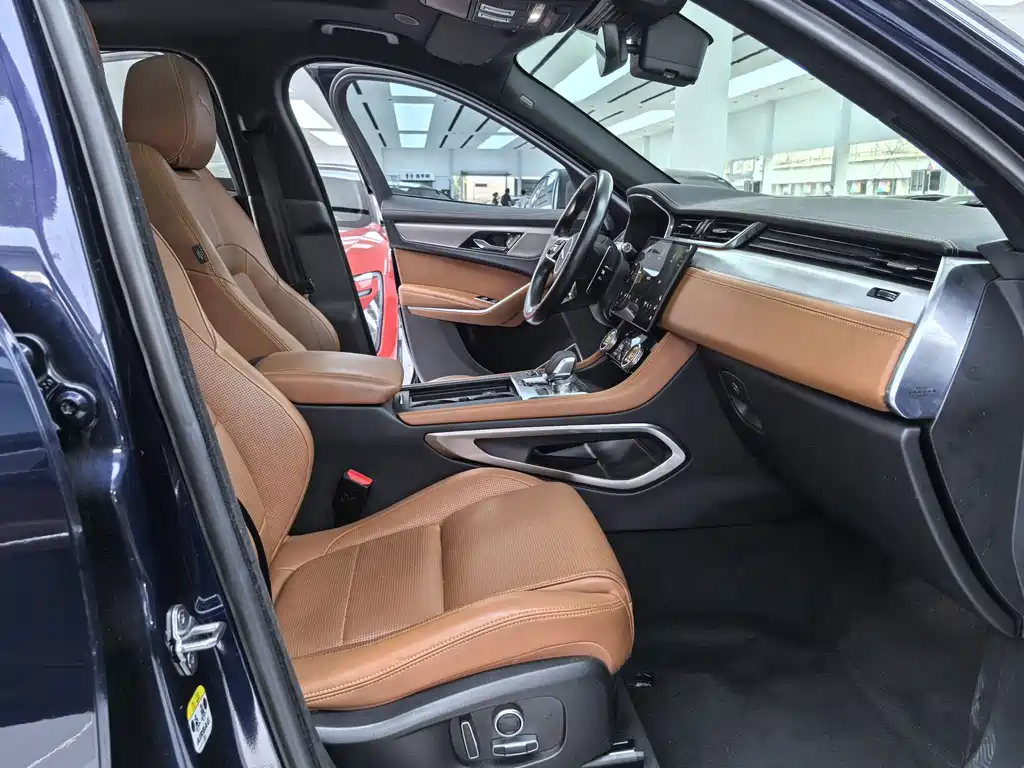 Jaguar F-PACE 2021 — фото 12