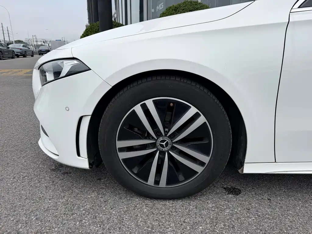 Mercedes-Benz A-Class 2019 — фото 18