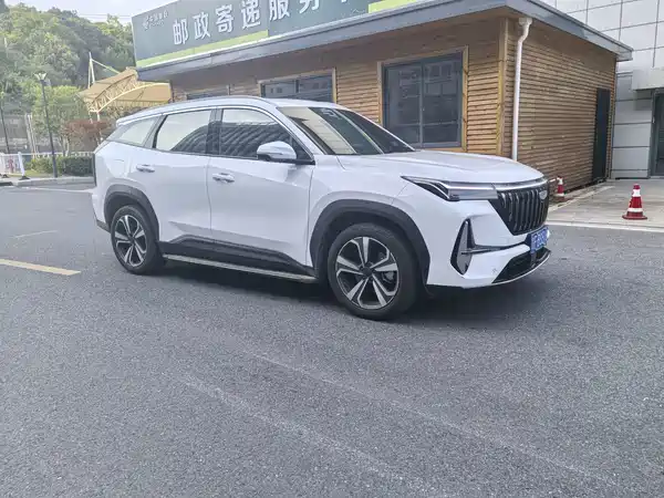 Geely Boyue L 2025