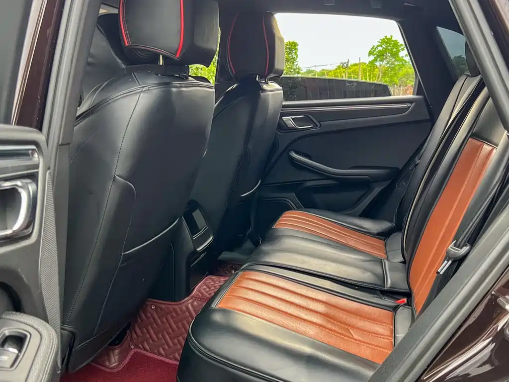 Porsche Macan 2015 — фото 12