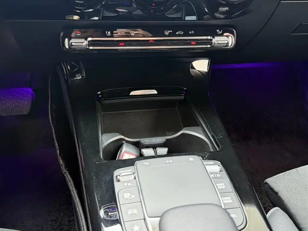 Mercedes-Benz A-Class 2020 — фото 9