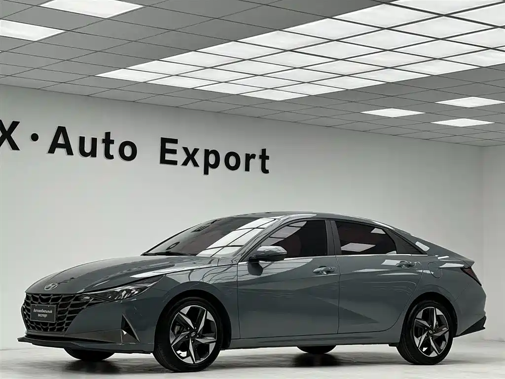 Hyundai Elantra 2022 — фото 12