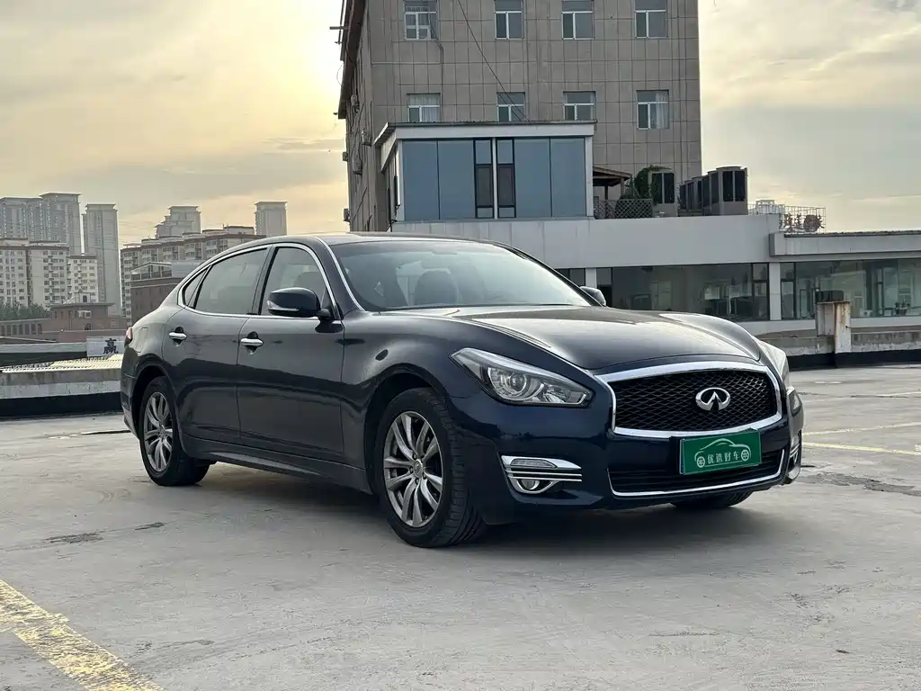 Infiniti Q70 2017