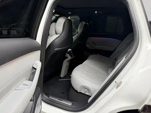 NIO ES6 2025