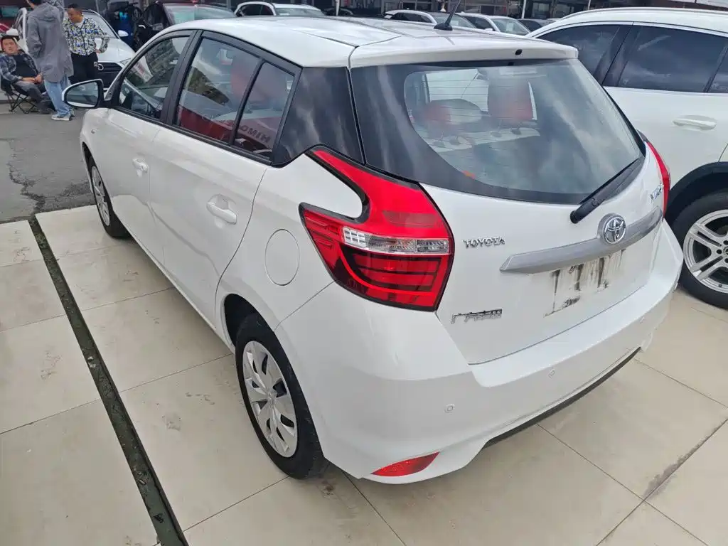Toyota Yaris L 2020 — фото 23