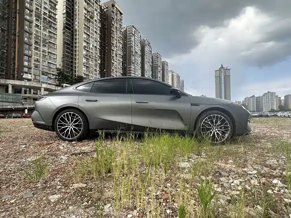 Geely Galaxy E8 2024