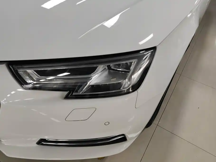 Audi A4L 2018