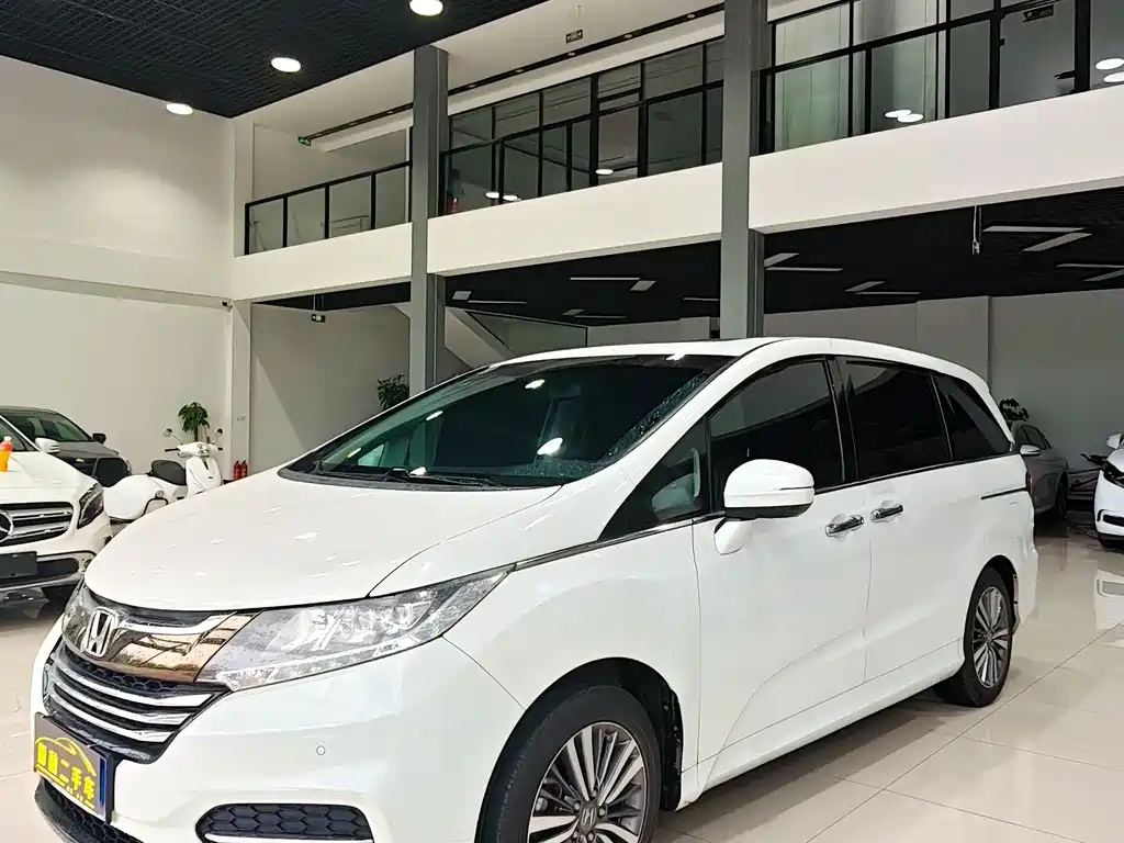 Honda Odyssey 2019 — фото 1